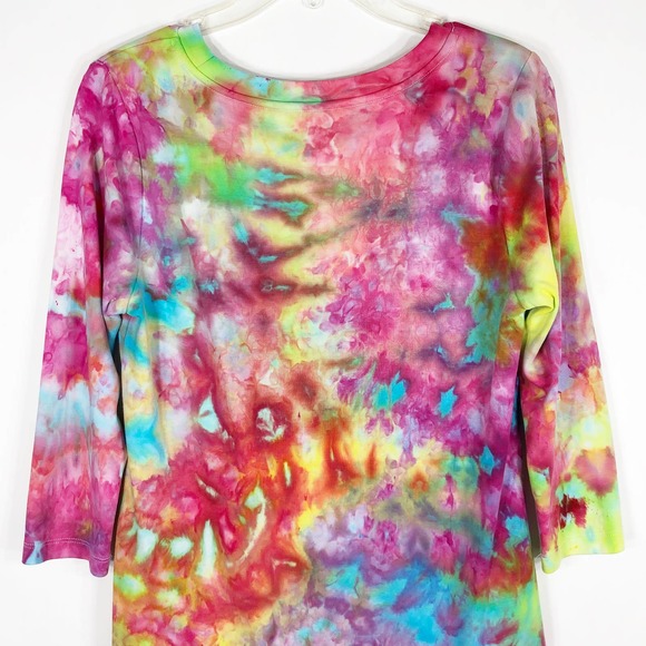 Isaac Mizrahi Live Womens Small Top Tie Dye Bones Day Pink Green Blue 654 - Picture 4 of 9